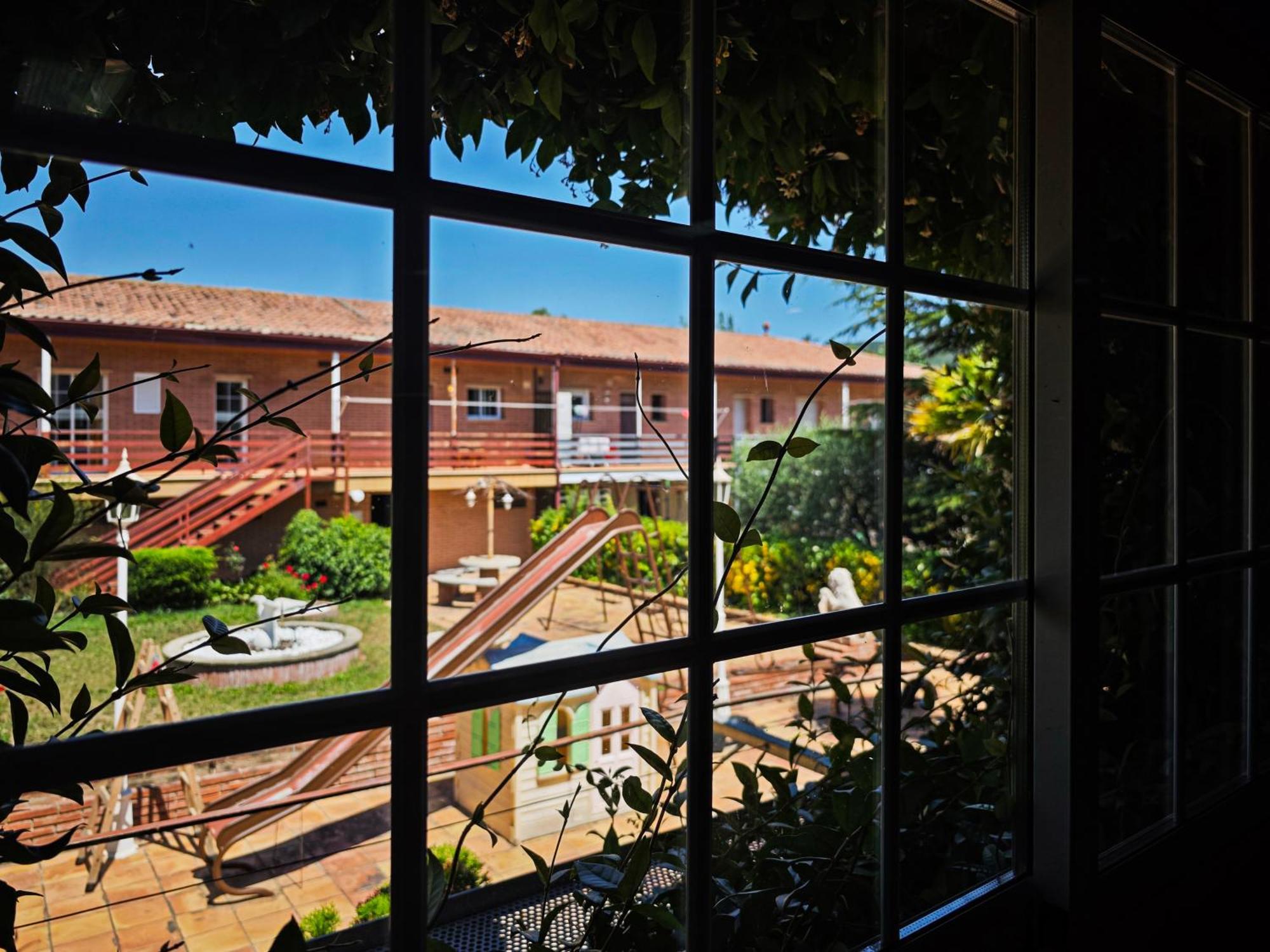 Espacio De Paz, Ideal Para Familias Villa Amalia La Llacuna Luaran gambar