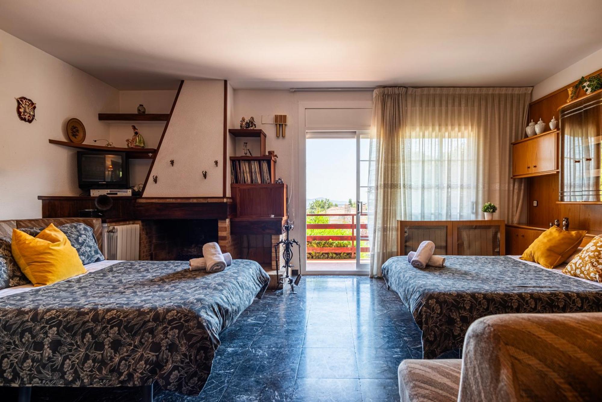 Espacio De Paz, Ideal Para Familias Villa Amalia La Llacuna Luaran gambar